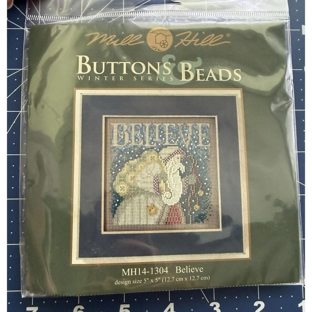 Mill Hill Buttons & Beads Winter Series BELIEVE Santa w Ceramic STAR Button